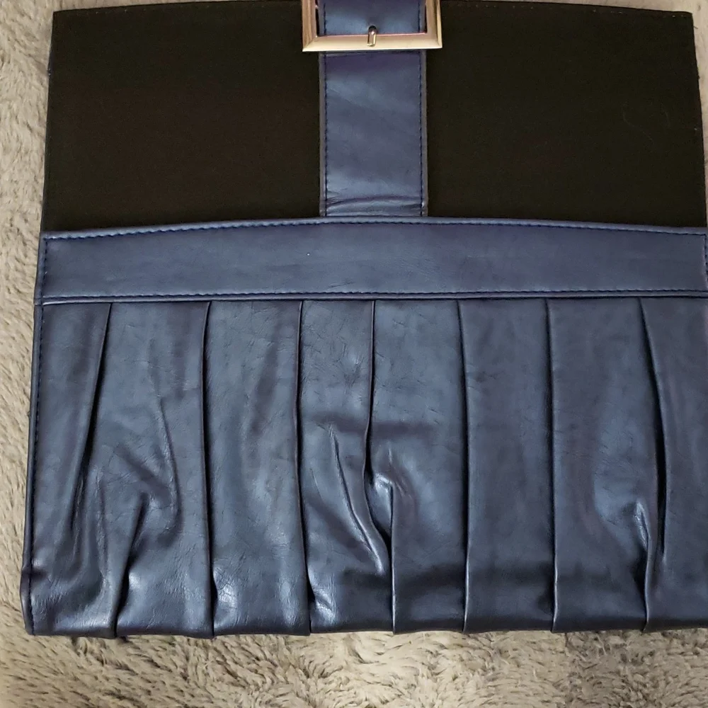 Miche vintage magnetic purse cover. Like new condition never used .